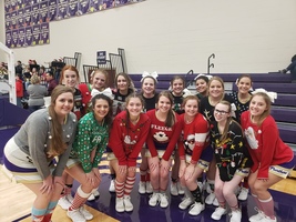 SHS Cheerleaders Show Their Christmas Spirit